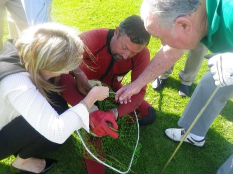 Sharon Sleigh (Club Manager), Deon Langenhoven (NSRI), Johnny Lange (Member) & Darter